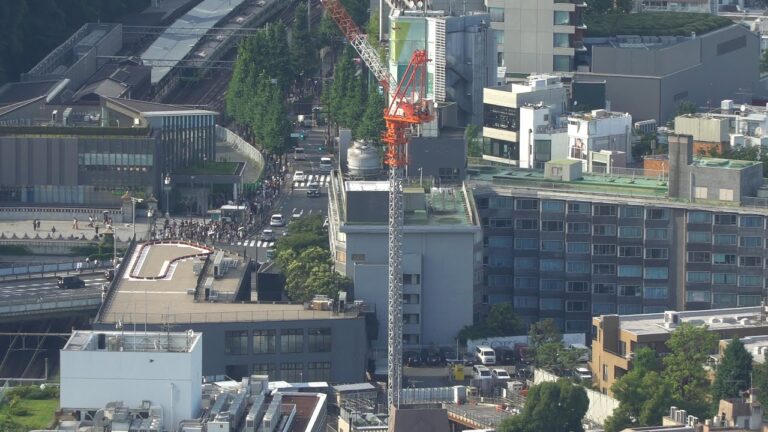 渋谷区神宮前の魅力:6, 12, 18のスポットガイド